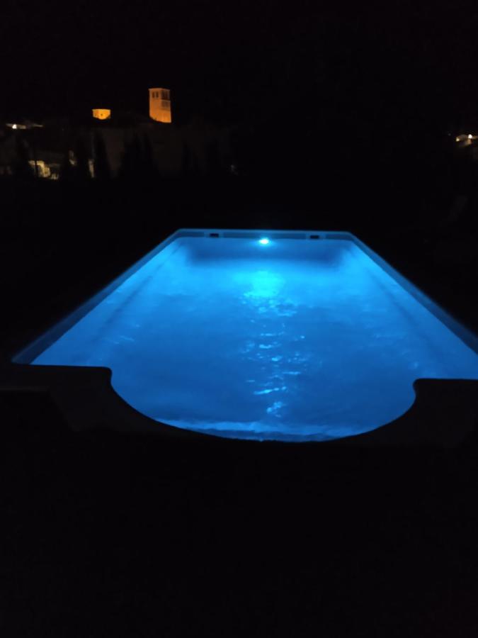 Campillo de Altobuey Villa Rural Con Amplia Piscina מראה חיצוני תמונה
