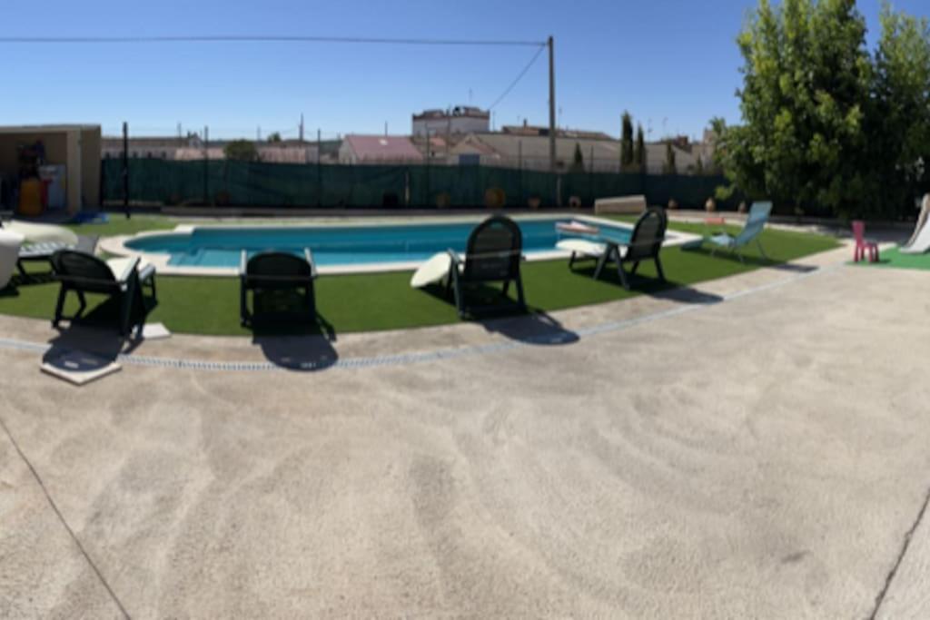 Campillo de Altobuey Villa Rural Con Amplia Piscina מראה חיצוני תמונה