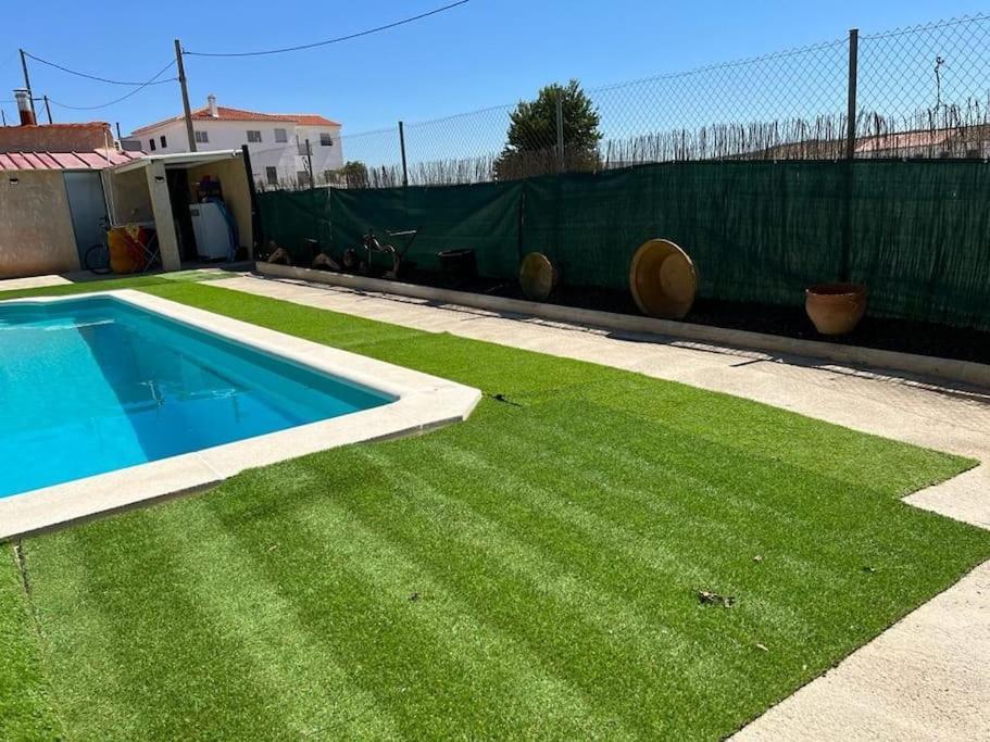 Campillo de Altobuey Villa Rural Con Amplia Piscina מראה חיצוני תמונה